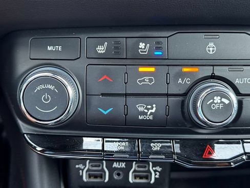 Certified 2023 Dodge Durango R/T RWD image 37