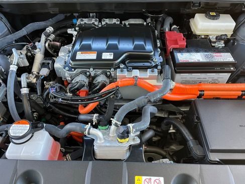 Certified 2025 Subaru Solterra Limited image 27