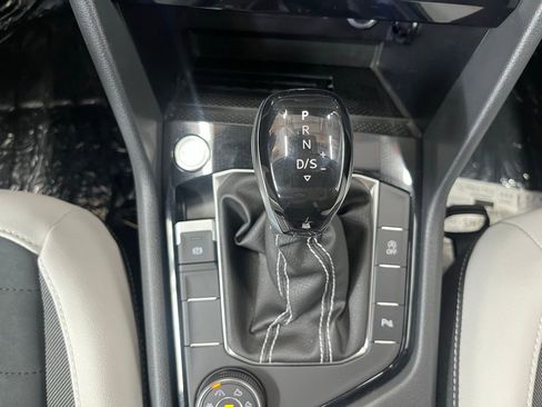 New 2025 Volkswagen Taos SE image 15