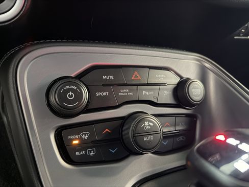 Used 2023 Dodge Challenger R/T w/ Plus Package image 35