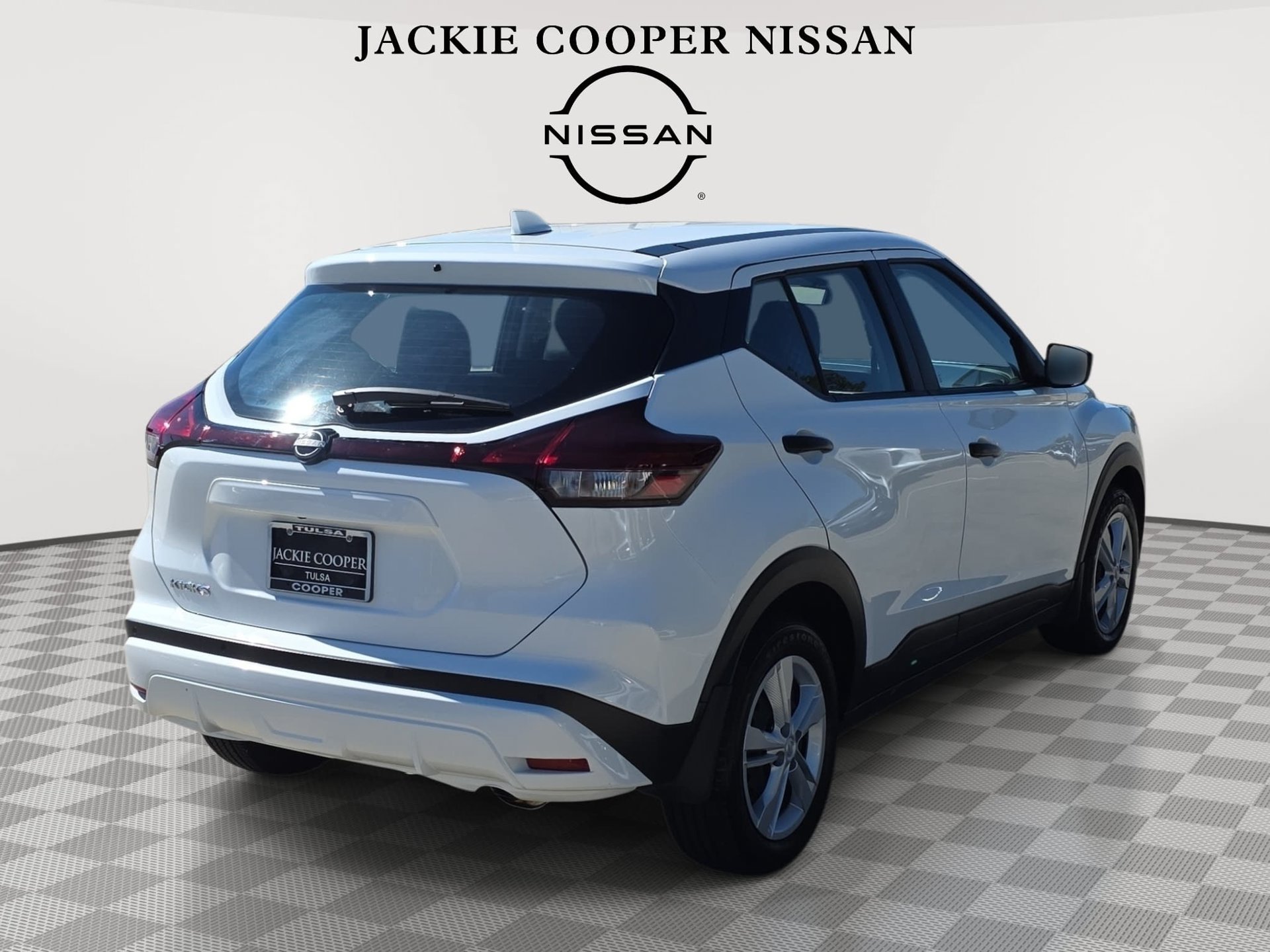 Certified 2025 Nissan Kicks Play S FWD image 5