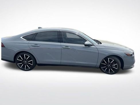 Used 2023 Honda Accord Touring image 9