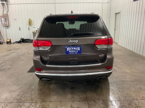 Used 2018 Jeep Grand Cherokee Summit AWD/4WD image 4
