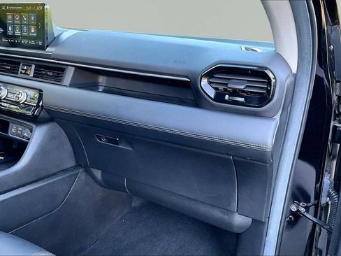 Used 2025 Honda Pilot Touring image 21