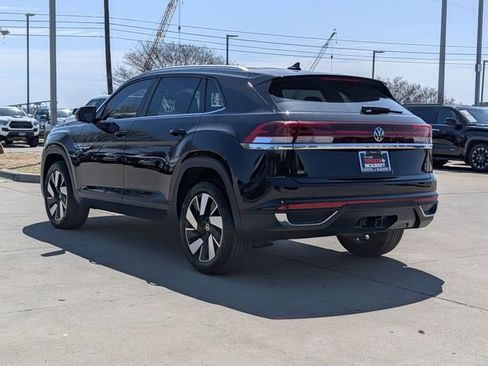 Used 2024 Volkswagen Atlas Cross Sport SE FWD image 9