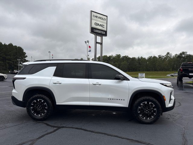 Used 2024 Chevrolet Traverse Z71 w/ LPO, Floor Liner Package AWD/4WD image 2