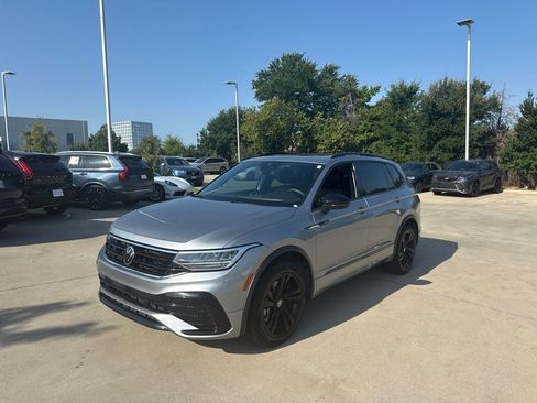 Used 2023 Volkswagen Tiguan SE R-Line FWD image 1