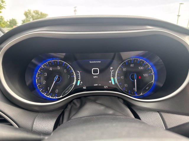 Used 2026 Chrysler Pacifica Select FWD image 19