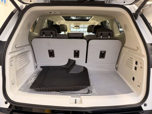 Used 2024 GMC Acadia Denali w/ LPO, Floor Liner Package image 8