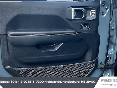 Used 2026 Jeep Wrangler Unlimited Sahara AWD/4WD image 17