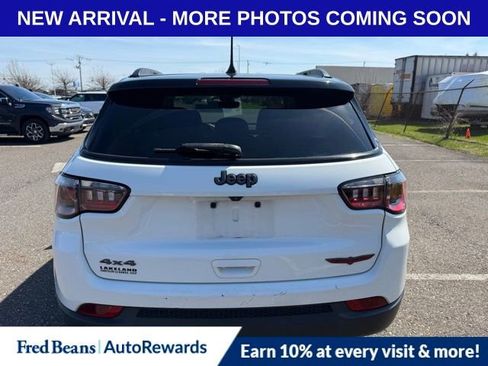 Used 2022 Jeep Compass Trailhawk w/ Trailhawk Convenience Group AWD/4WD image 6