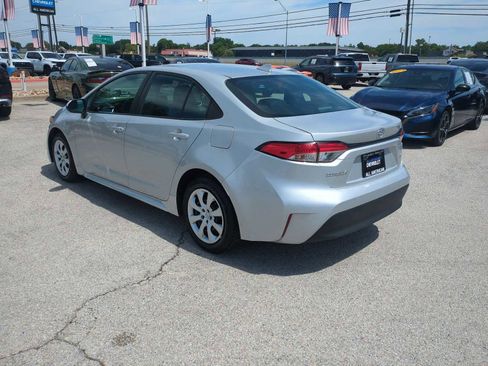 Used 2024 Toyota Corolla LE FWD image 6