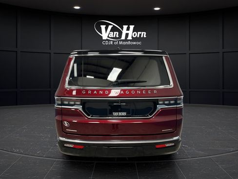 Used 2022 Jeep Grand Wagoneer Series III w/ Rear Seat Video Group 1 AWD/4WD image 6