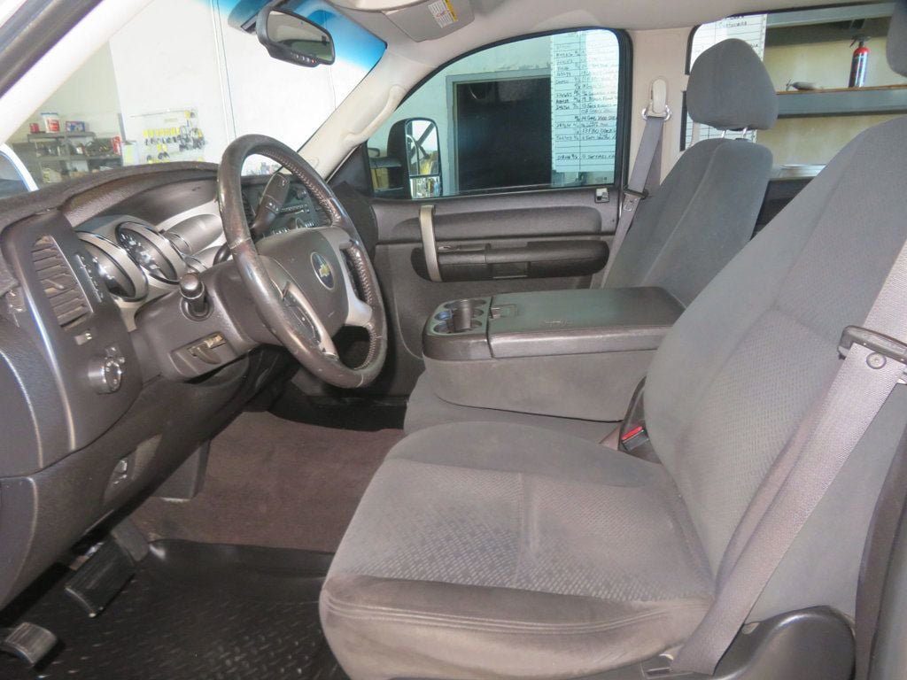 Used 2008 Chevrolet Silverado 3500 LT w/ EZ-Lift Tailgate Package RWD image 18