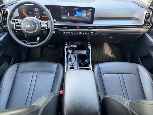 Used 2025 Kia Sorento EX w/ Panoramic Sunroof Package FWD image 18