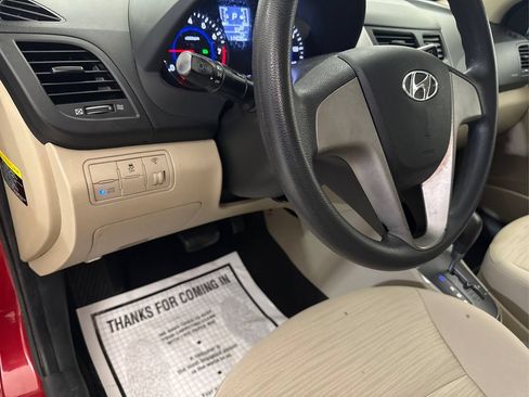 Used 2017 Hyundai Accent SE FWD image 29