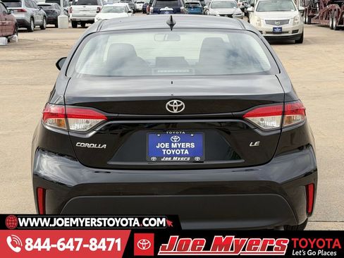 Used 2025 Toyota Corolla LE image 8