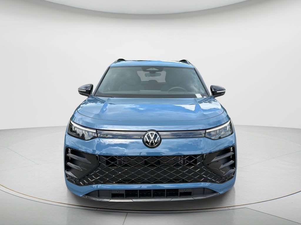 New 2026 Volkswagen Tiguan SE R-Line FWD image 2