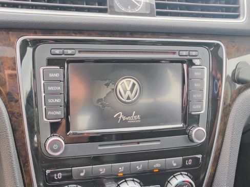 Used 2015 Volkswagen Passat TDI SEL Premium FWD image 24