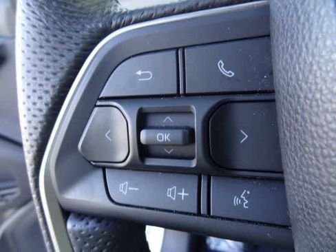 Used 2024 Toyota Tacoma TRD Off-Road AWD/4WD image 16