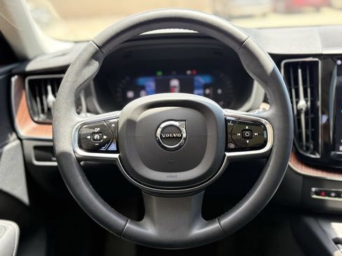 Used 2024 Volvo XC60 B5 Plus AWD/4WD image 15