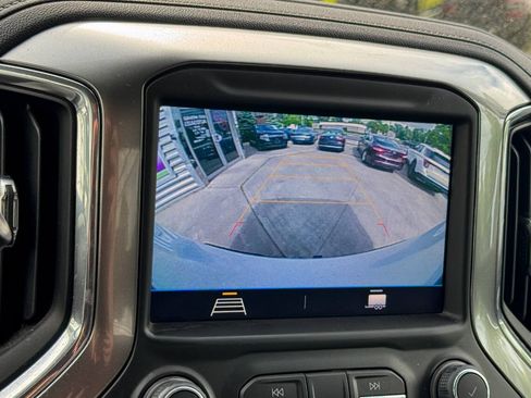 Used 2022 Chevrolet Silverado 1500 LT AWD/4WD image 29
