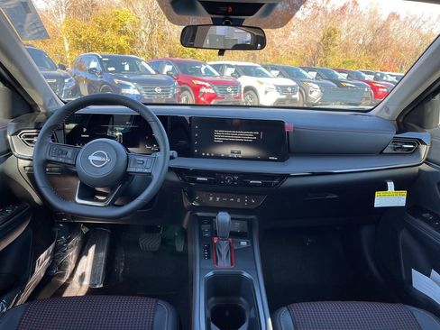 New 2026 Nissan Kicks SR w/ Cold Weather Package image 6