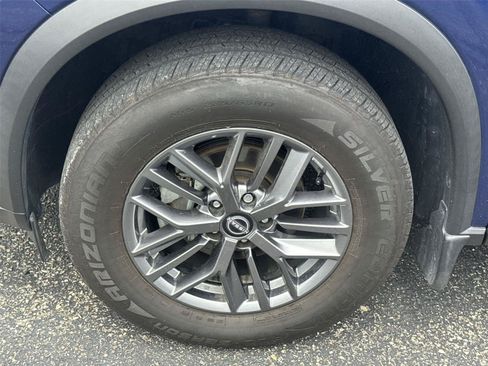 Used 2023 Nissan Rogue S AWD/4WD image 11