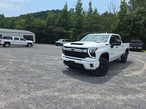 Used 2024 Chevrolet Silverado 2500 LTZ w/ LTZ Plus Package AWD/4WD image 1