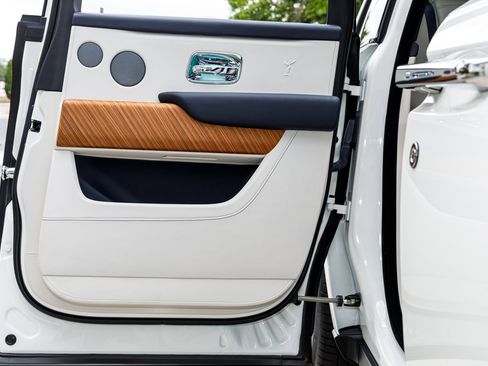 Certified 2023 Rolls-Royce Cullinan AWD/4WD image 43