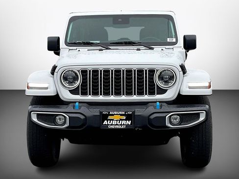 Used 2024 Jeep Wrangler Unlimited Sahara image 3