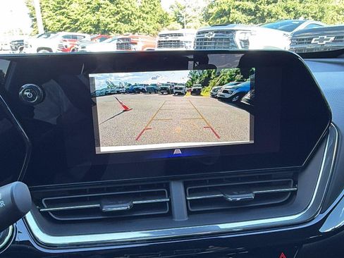 New 2026 Chevrolet Trax RS w/ Sunroof Package FWD image 28