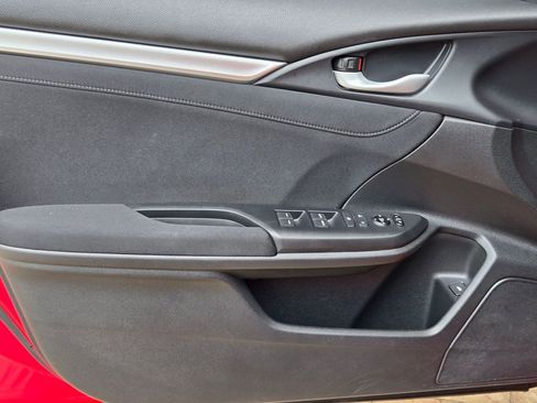 Used 2018 Honda Civic EX image 11