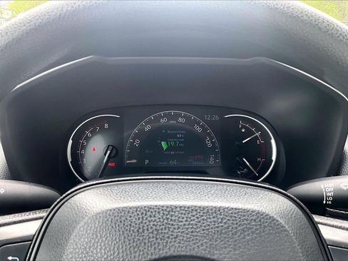 Certified 2025 Toyota RAV4 LE FWD image 24