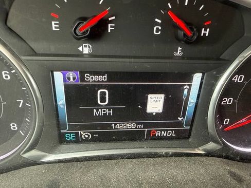 Used 2017 GMC Acadia SLT FWD image 9