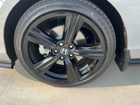 Used 2025 Honda Accord Sport image 13