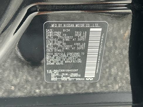 Used 2025 INFINITI QX80 Sensory AWD/4WD image 32