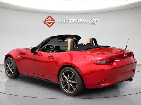 Used 2017 MAZDA MX-5 Miata Grand Touring RWD image 4