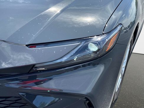 Used 2025 Toyota Camry LE w/ Convenience Package image 9