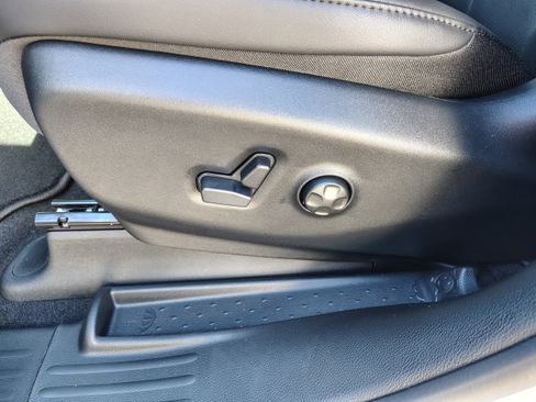 New 2026 Chrysler Pacifica Select image 20