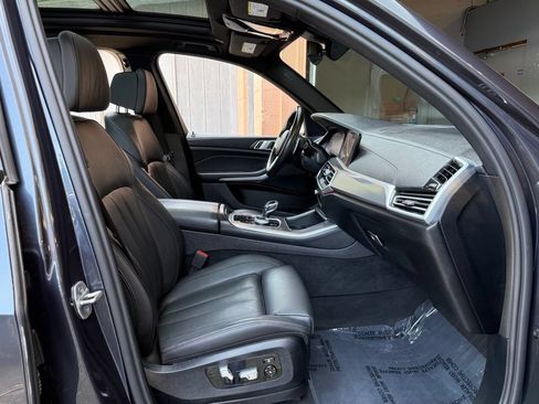 Used 2022 BMW X5 xDrive40i w/ M Sport Package AWD/4WD image 23