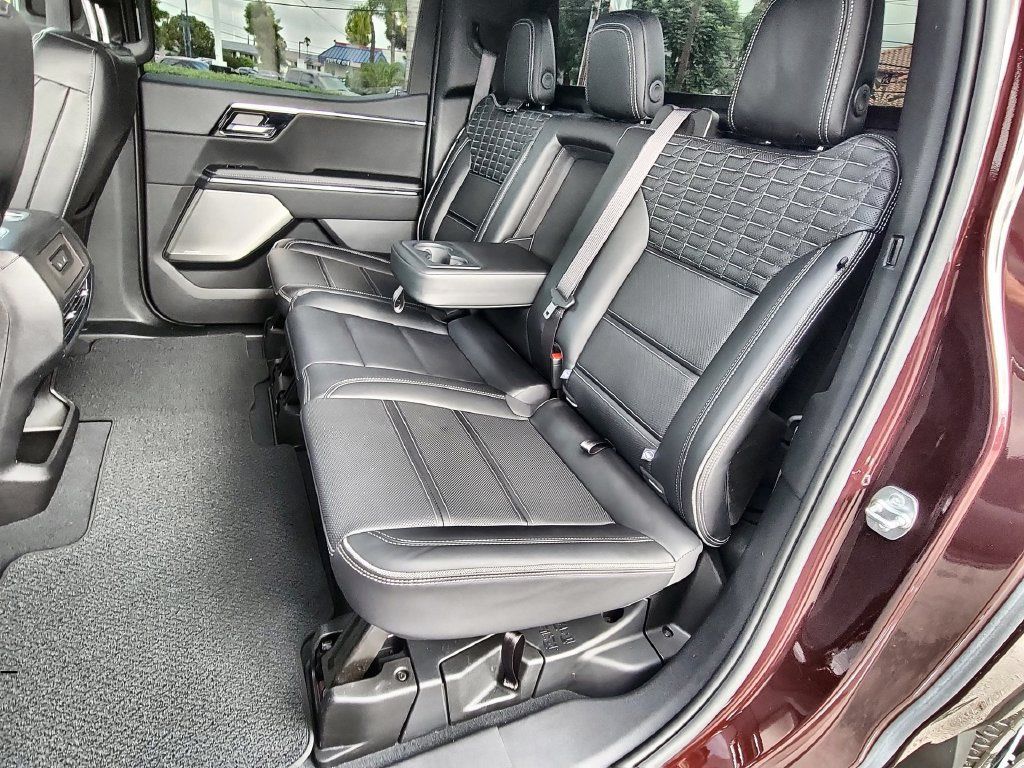Used 2025 GMC Sierra EV Denali AWD/4WD image 25