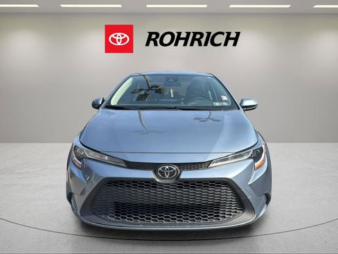 Used 2020 Toyota Corolla LE image 2