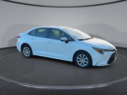 Used 2023 Toyota Corolla LE FWD image 2