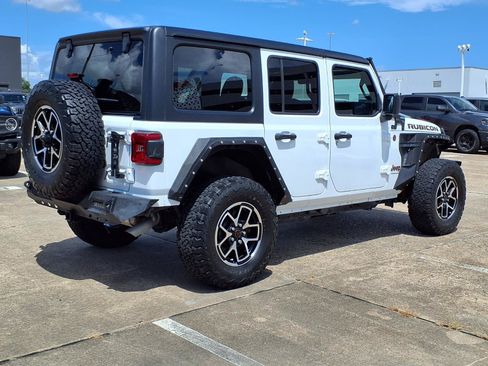 Used 2024 Jeep Wrangler Unlimited Rubicon w/ Convenience Group AWD/4WD image 27