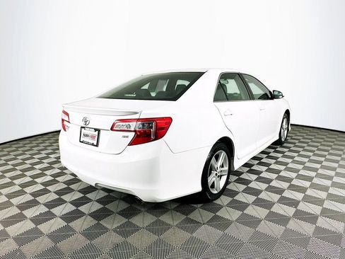 Used 2013 Toyota Camry SE image 10