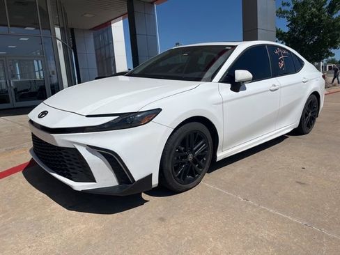 Used 2025 Toyota Camry SE w/ Multimedia Upgrade Package image 1