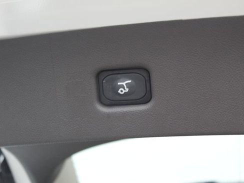 Used 2023 Lincoln Nautilus Reserve image 6