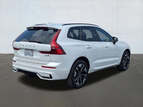 Used 2026 Volvo XC60 B5 Plus w/ Climate Package PRO AWD/4WD image 5