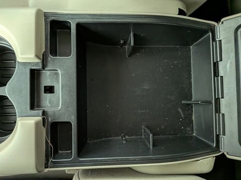 Used 2010 Ford F150 XLT image 21